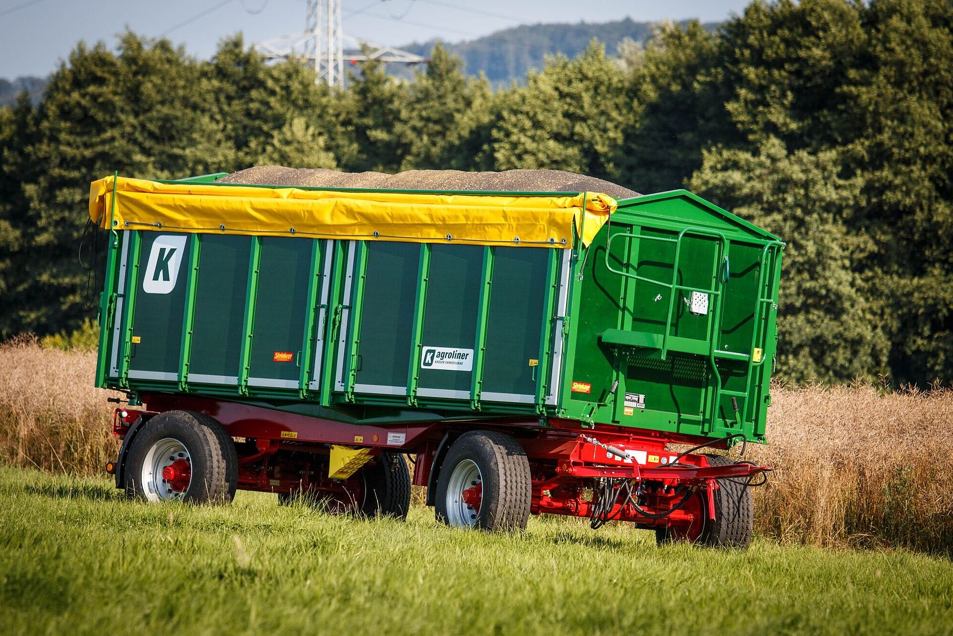 Agroliner HKD302 bei der Rapsernte